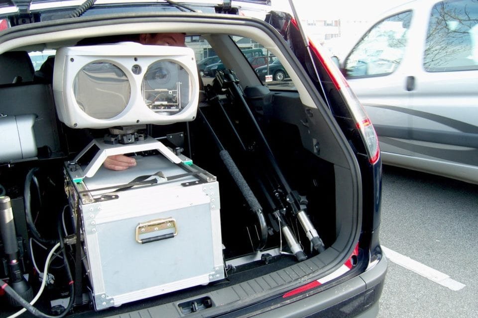 Les voitures-radars seront partout en 2025 : comment les repérer ?