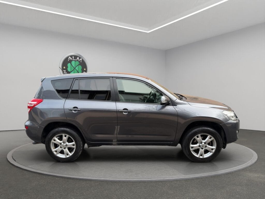TOYOTA RAV 4 III 150 D-4D LOUNGE AWD²