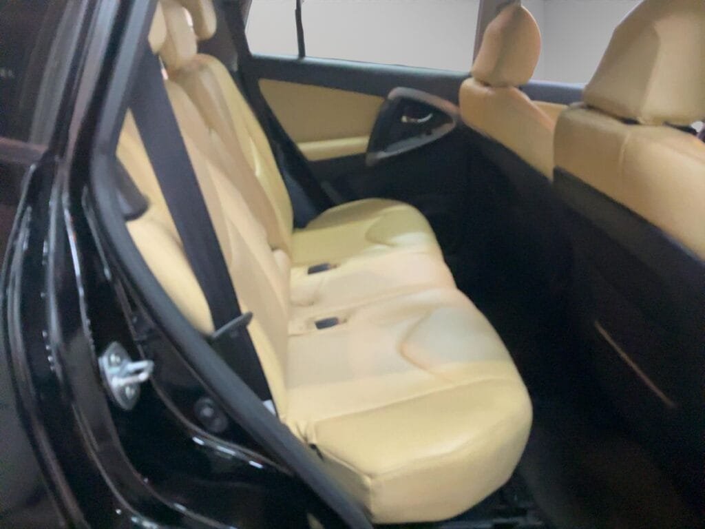 TOYOTA RAV 4 III 136 D-4D EXECUTIVE AWD