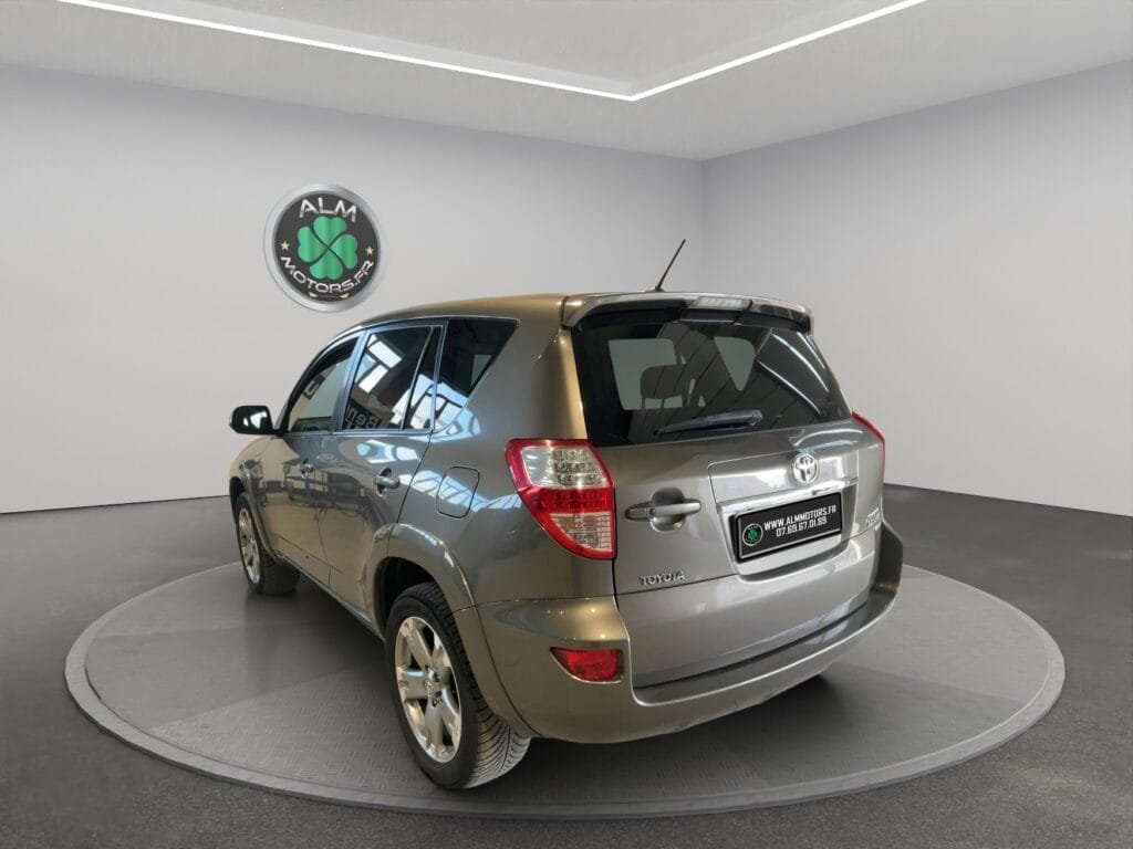 TOYOTA RAV 4 III 150 D-4D CROSSOVER LUXE BVA AWD²