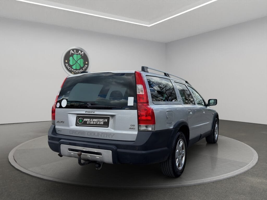 VOLVO XC70 II D5 185 MOMENTUM AWD