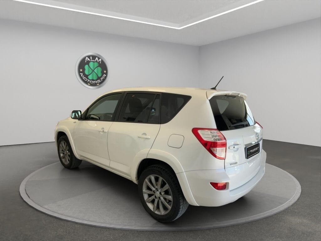 TOYOTA RAV 4 III (3) 150 D-4D CROSSOVER BVA AWD (blanc)