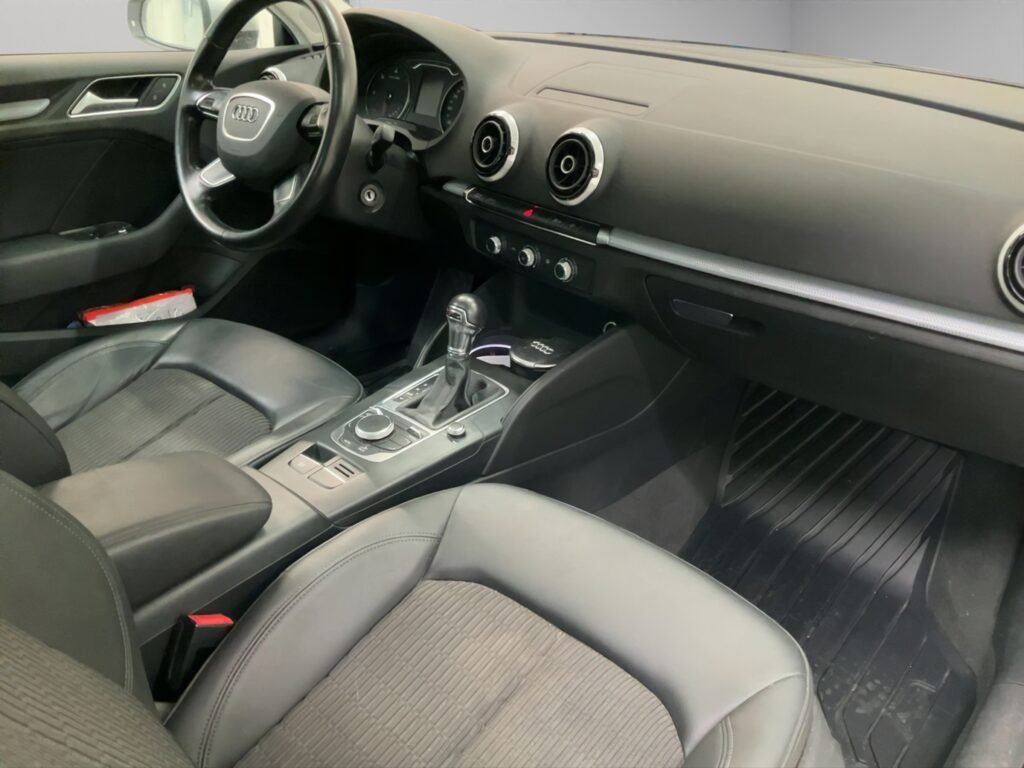AUDI A3 III 2.0 TDI 150ch S-TRONIC AMBIENTE