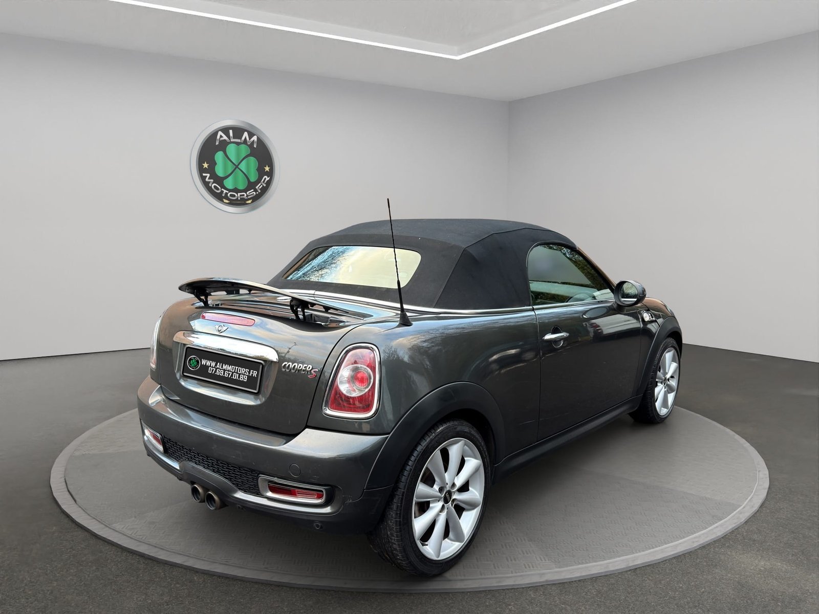 MINI MINI ROADSTER II ROADSTER…</div></div>                </div>

                <template v-if=
